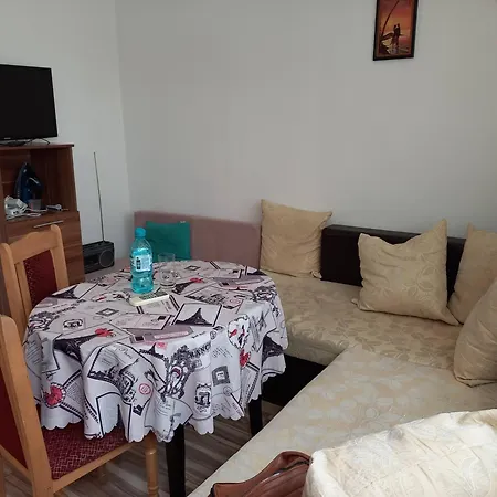 за 4-ма максимум до стадион спартак, точно под вик Warna