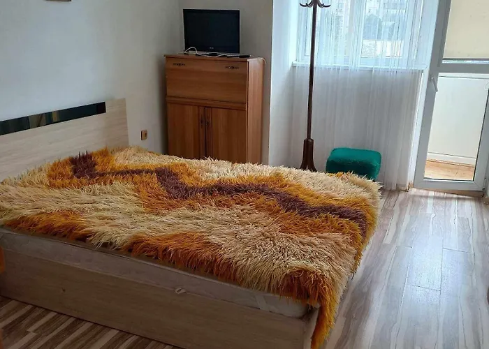 за 4-ма максимум до стадион спартак, точно под вик Varna